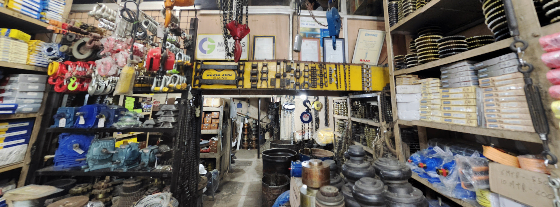 Transmission Chain Centre showroom interior